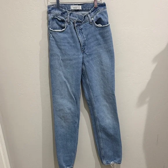 Abercrombie & Fitch 90’s Utra High Rise Straight Leg Jeans with Criss Cross - Picture 3 of 7